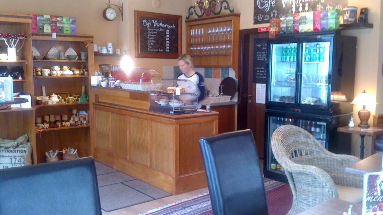 Cafe Vielharmonie Apart-Pension Maria Lankowitz Bagian luar foto